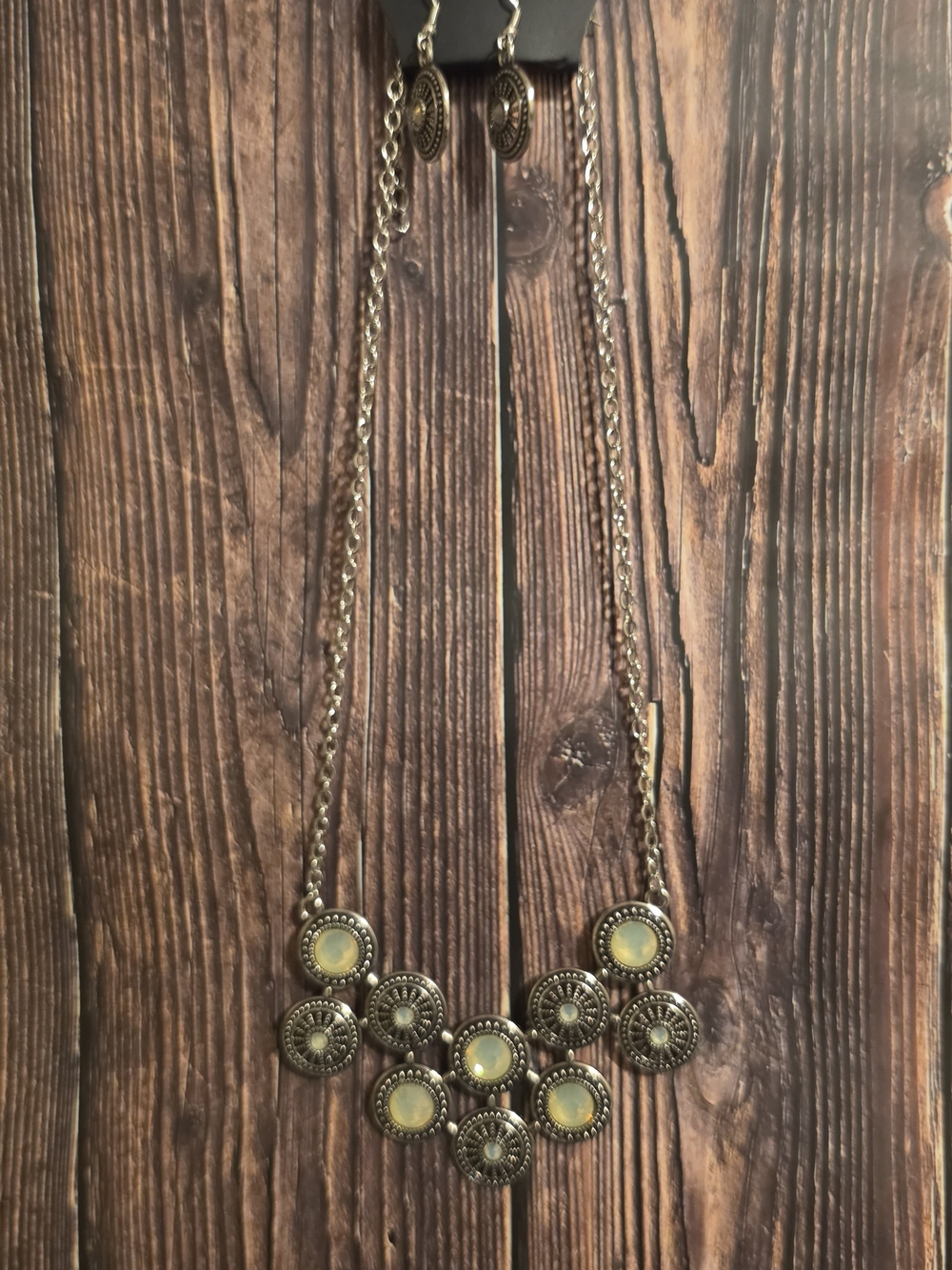paparazzi Silver-Tone Opalescent Yellow Bezel Necklace - Picture 2 of 3